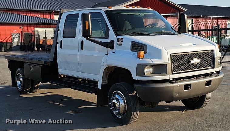 image for item DO2812 2005 Chevrolet C4500  Crew Cab flatbed truck