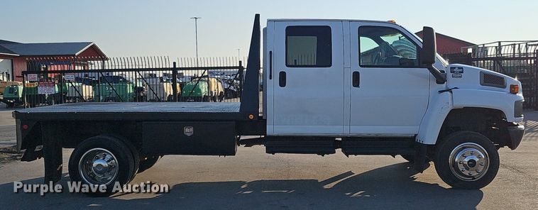 image for item DO2812 2005 Chevrolet C4500  Crew Cab flatbed truck