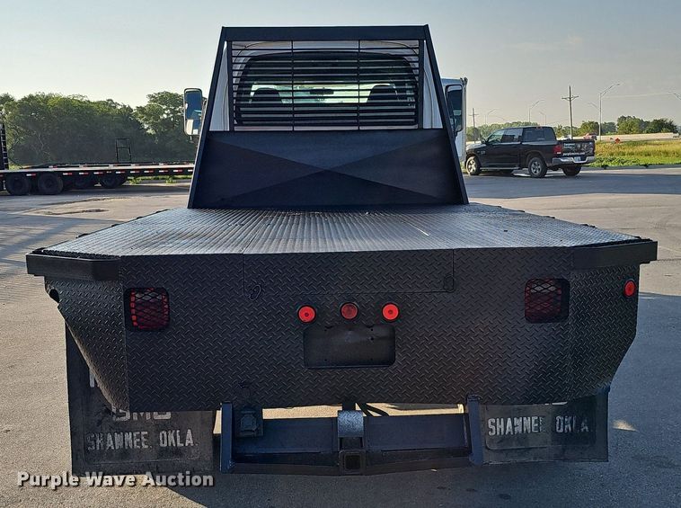 image for item DO2812 2005 Chevrolet C4500  Crew Cab flatbed truck