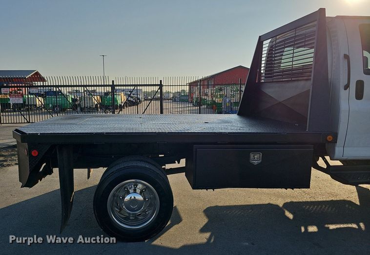 image for item DO2812 2005 Chevrolet C4500  Crew Cab flatbed truck