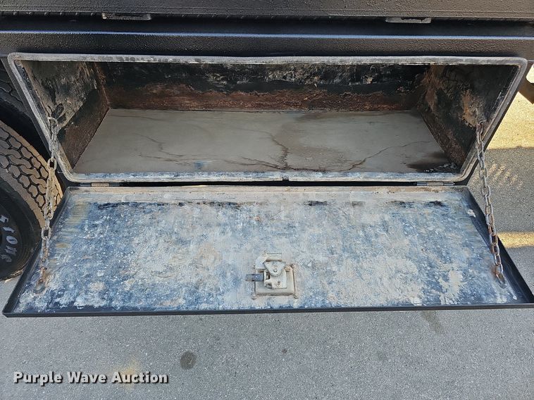 image for item DO2812 2005 Chevrolet C4500  Crew Cab flatbed truck