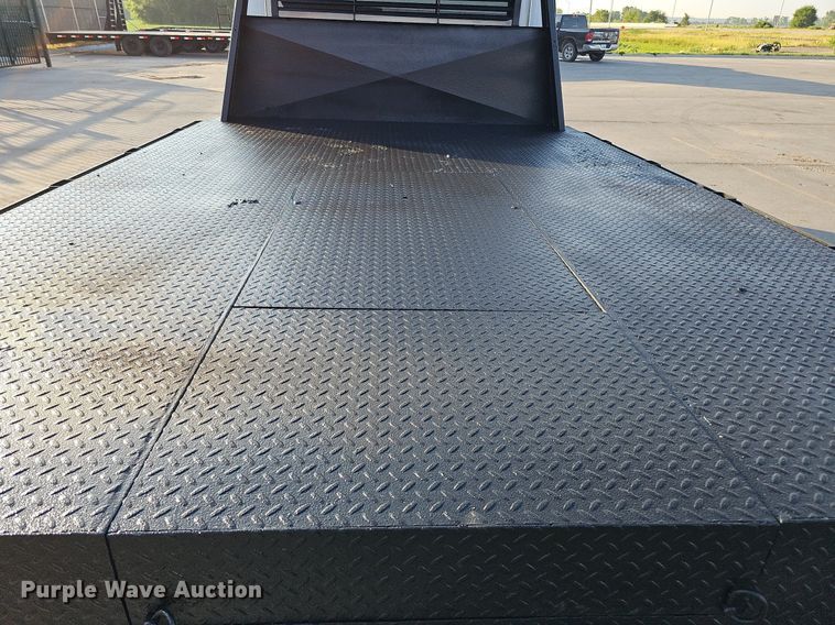 image for item DO2812 2005 Chevrolet C4500  Crew Cab flatbed truck