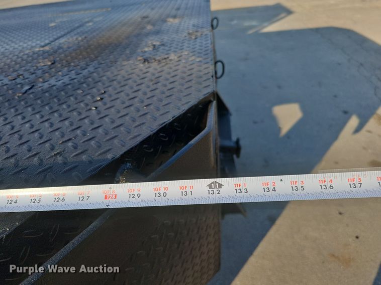 image for item DO2812 2005 Chevrolet C4500  Crew Cab flatbed truck