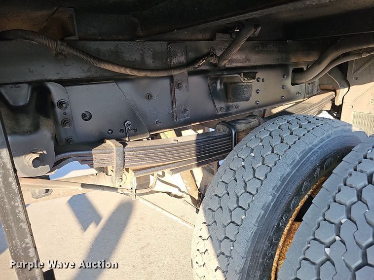 image for item DO2812 2005 Chevrolet C4500  Crew Cab flatbed truck