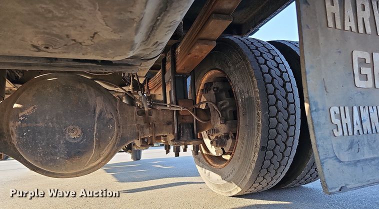 image for item DO2812 2005 Chevrolet C4500  Crew Cab flatbed truck