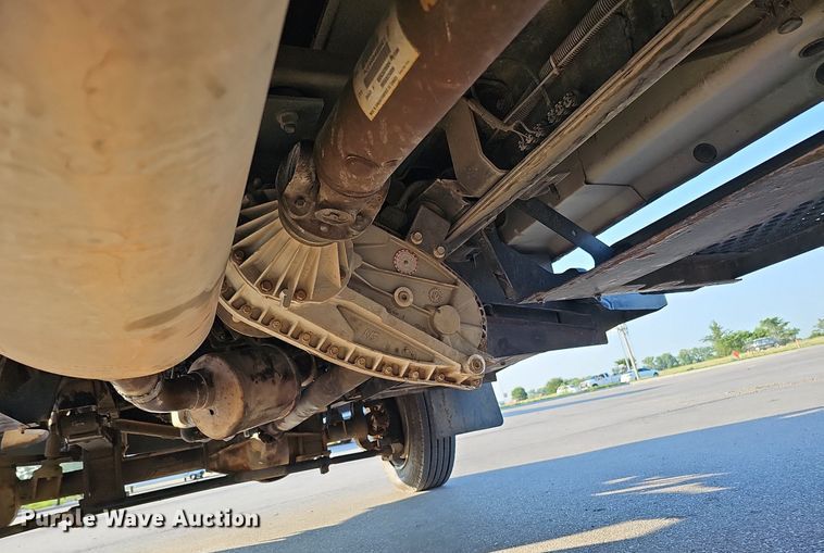 image for item DO2812 2005 Chevrolet C4500  Crew Cab flatbed truck