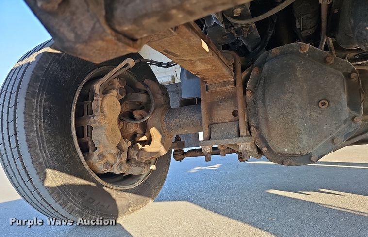 image for item DO2812 2005 Chevrolet C4500  Crew Cab flatbed truck