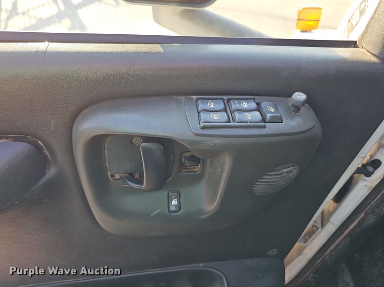 image for item DO2812 2005 Chevrolet C4500  Crew Cab flatbed truck