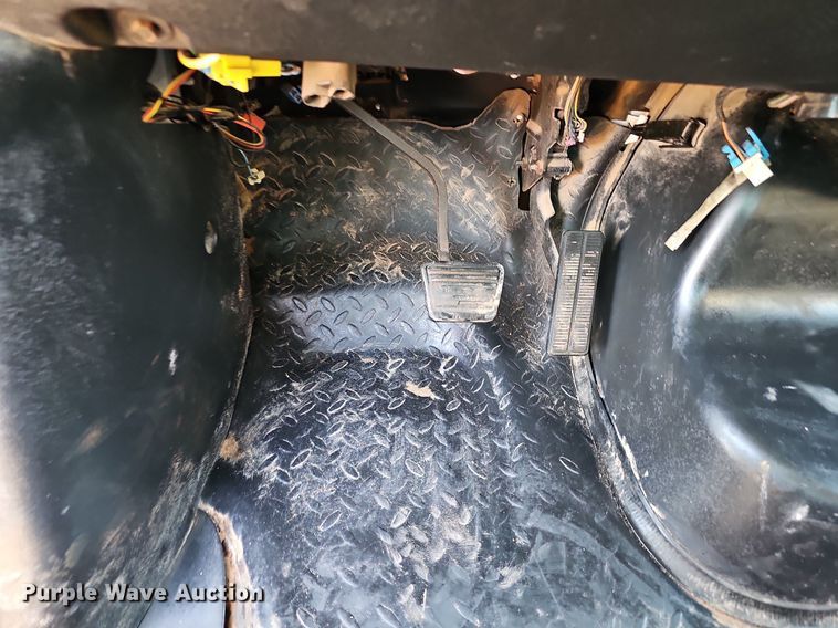 image for item DO2812 2005 Chevrolet C4500  Crew Cab flatbed truck