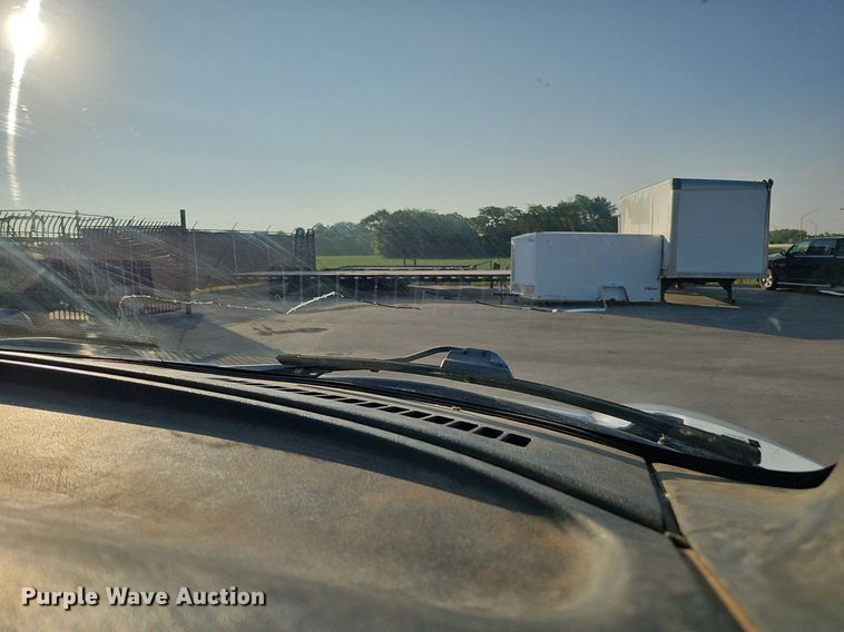 image for item DO2812 2005 Chevrolet C4500  Crew Cab flatbed truck