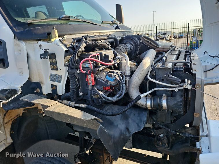 image for item DO2812 2005 Chevrolet C4500  Crew Cab flatbed truck