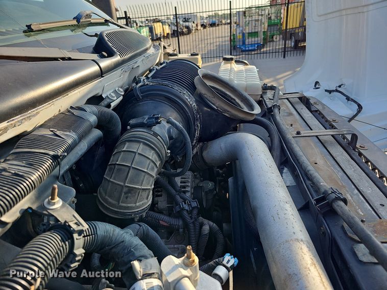 image for item DO2812 2005 Chevrolet C4500  Crew Cab flatbed truck