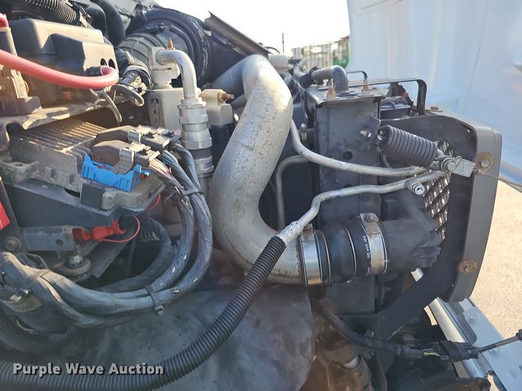 image for item DO2812 2005 Chevrolet C4500  Crew Cab flatbed truck