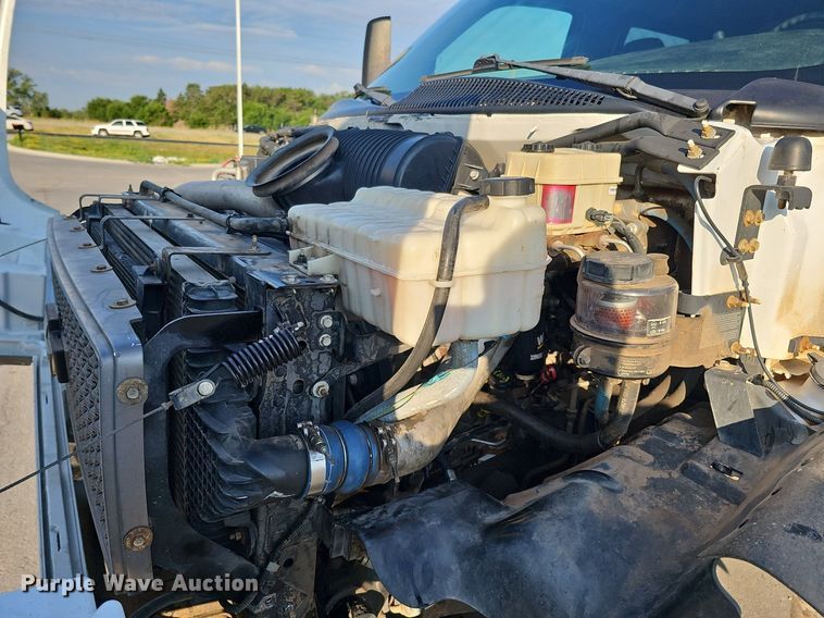 image for item DO2812 2005 Chevrolet C4500  Crew Cab flatbed truck