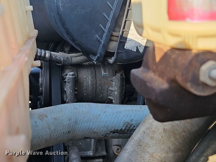 image for item DO2812 2005 Chevrolet C4500  Crew Cab flatbed truck