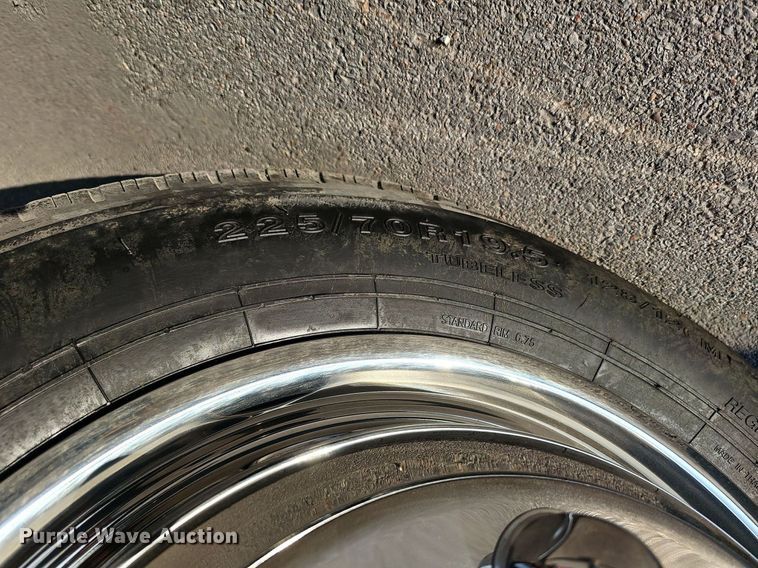 image for item DO2812 2005 Chevrolet C4500  Crew Cab flatbed truck