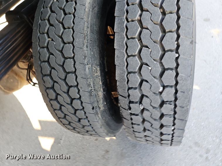 image for item DO2812 2005 Chevrolet C4500  Crew Cab flatbed truck