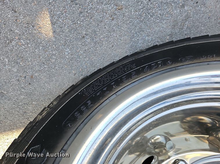 image for item DO2812 2005 Chevrolet C4500  Crew Cab flatbed truck