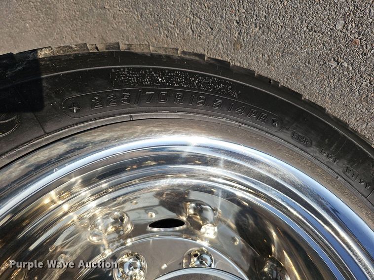 image for item DO2812 2005 Chevrolet C4500  Crew Cab flatbed truck