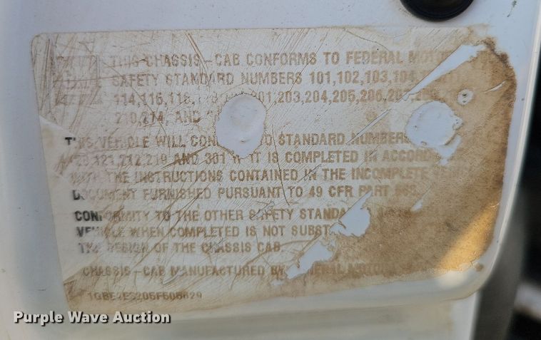 image for item DO2812 2005 Chevrolet C4500  Crew Cab flatbed truck