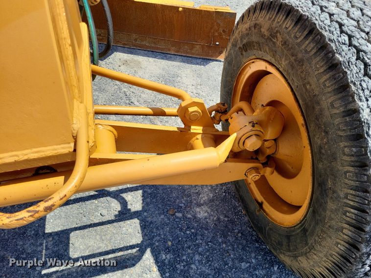 image for item DO3665 Allis Chalmers DD  rigid frame motor grader
