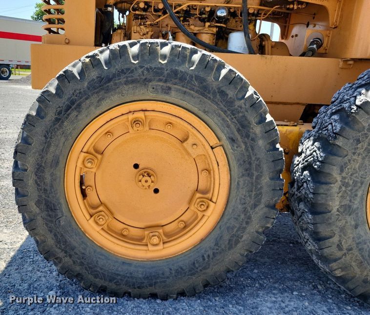 image for item DO3665 Allis Chalmers DD  rigid frame motor grader