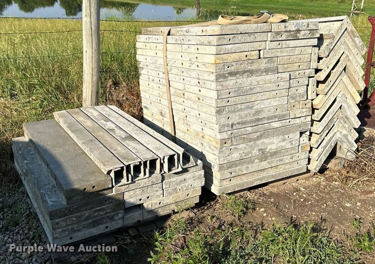 image for item DO5034 4' concrete forms