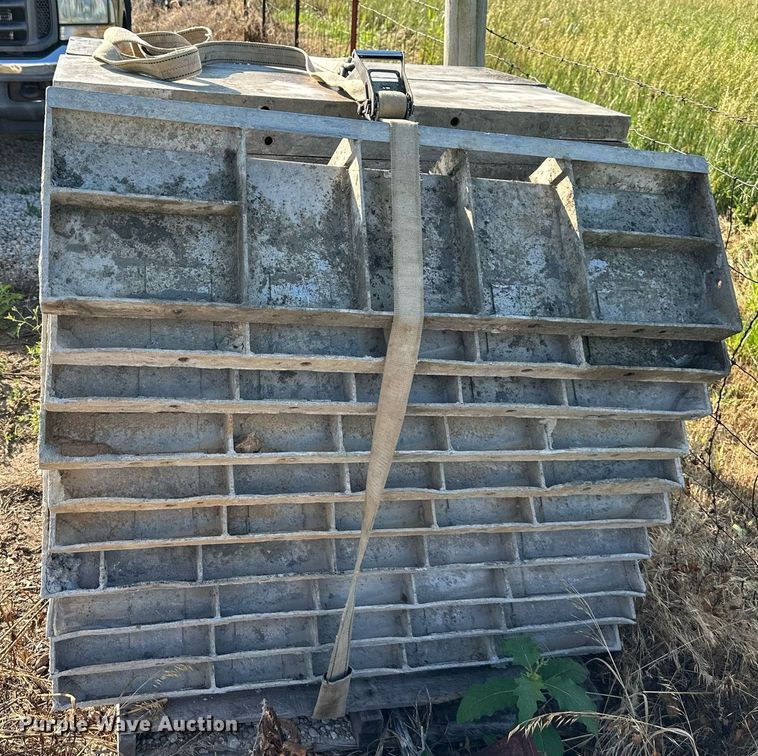 image for item DO5034 4' concrete forms