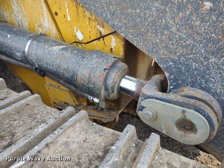 image for item DO5036 2012 John Deere 755k  track loader