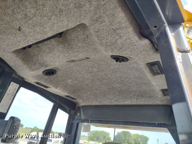 image for item DO5036 2012 John Deere 755k  track loader