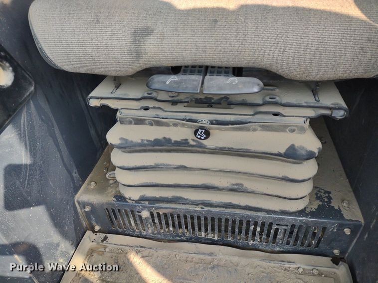 image for item DO5036 2012 John Deere 755k  track loader