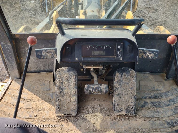 image for item DO5036 2012 John Deere 755k  track loader