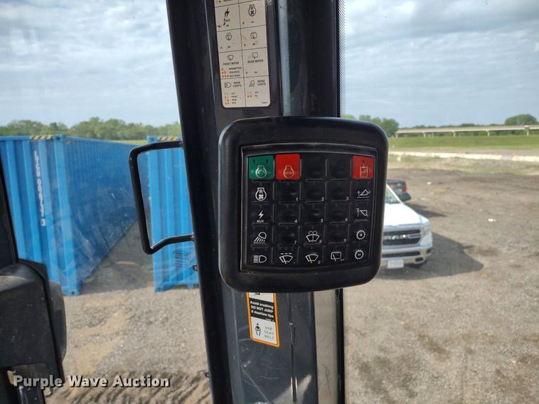 image for item DO5036 2012 John Deere 755k  track loader