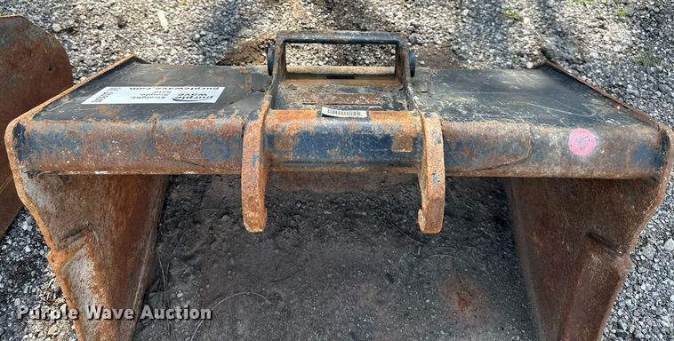 image for item DO5040 (2) Bobcat excavator buckets