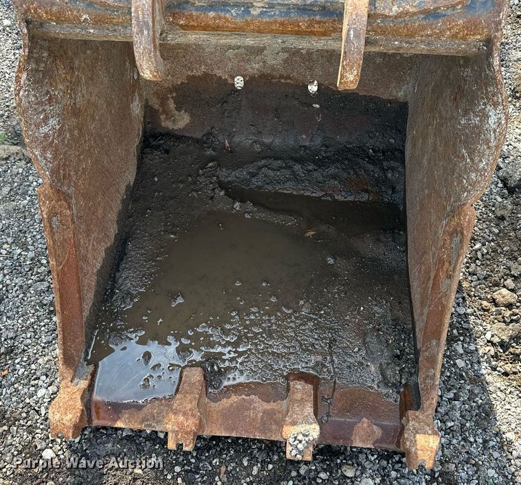 image for item DO5040 (2) Bobcat excavator buckets