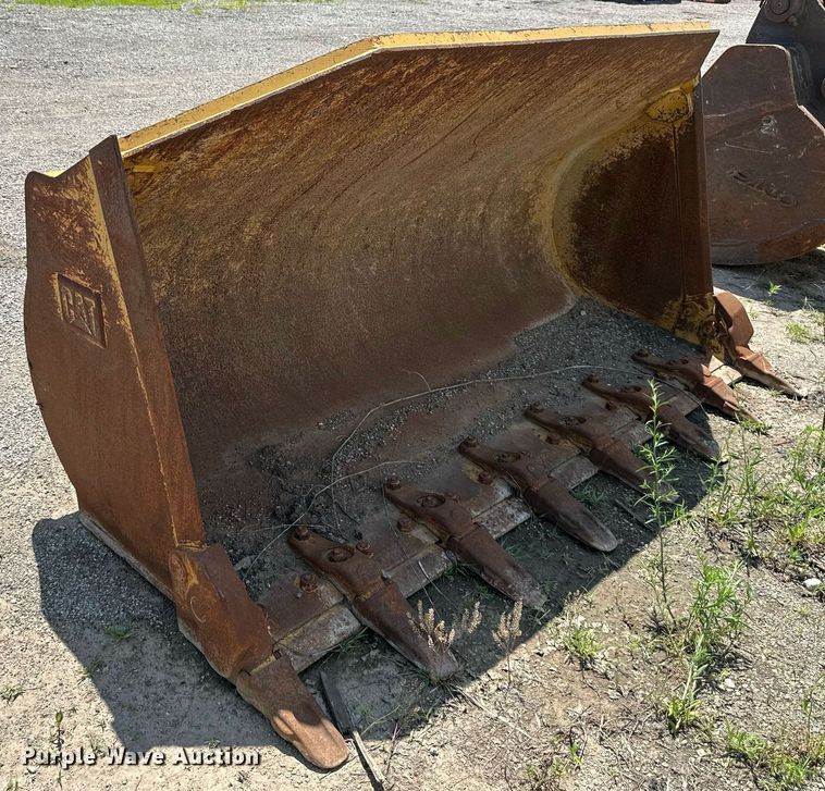 image for item DO5041 Caterpillar 953  loader bucket