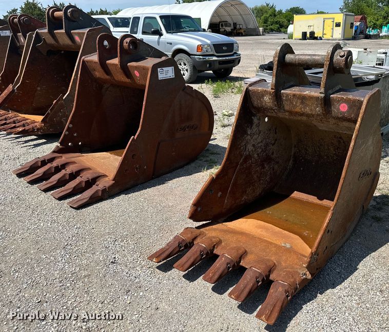 image for item DO5042 (2) Esco excavator buckets