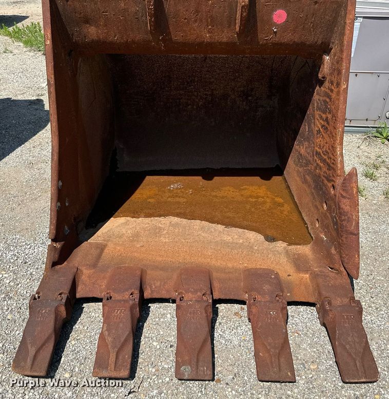 image for item DO5042 (2) Esco excavator buckets