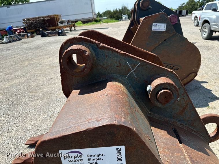 image for item DO5042 (2) Esco excavator buckets