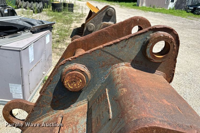 image for item DO5042 (2) Esco excavator buckets