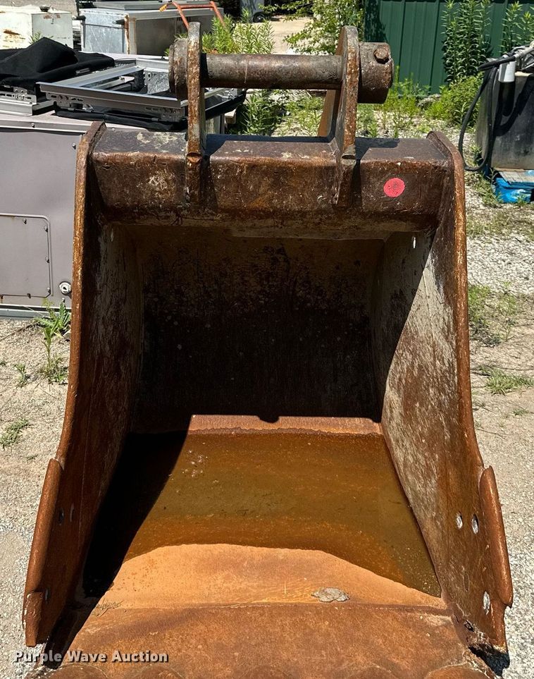 image for item DO5042 (2) Esco excavator buckets