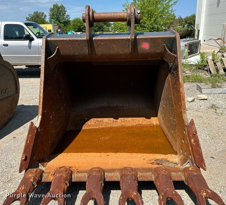 image for item DO5043 Esco  excavator bucket