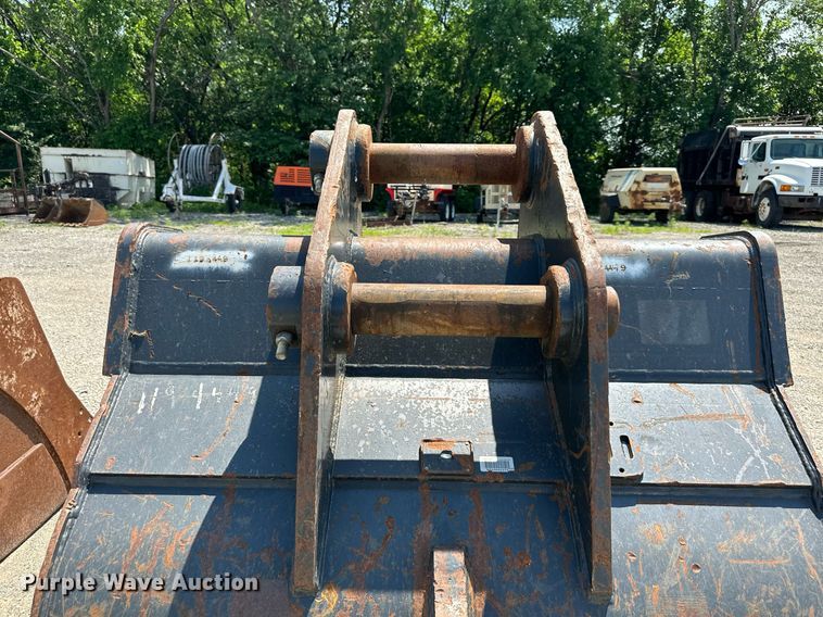 image for item DO5043 Esco  excavator bucket