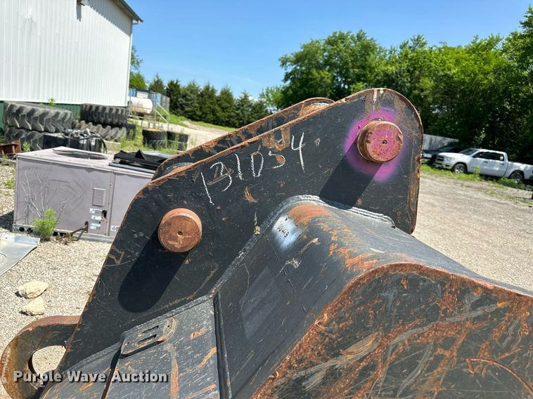 image for item DO5043 Esco  excavator bucket