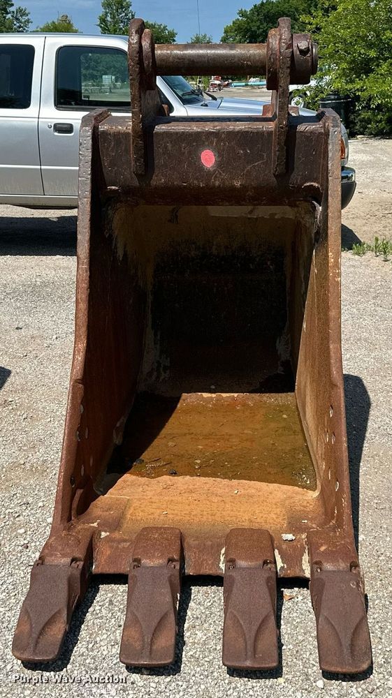image for item DO5044 Esco XDP  36"W excavator bucket