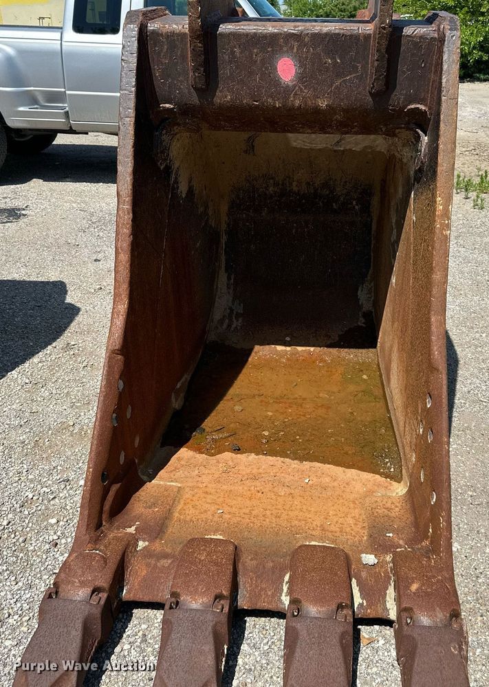 image for item DO5044 Esco XDP  36"W excavator bucket