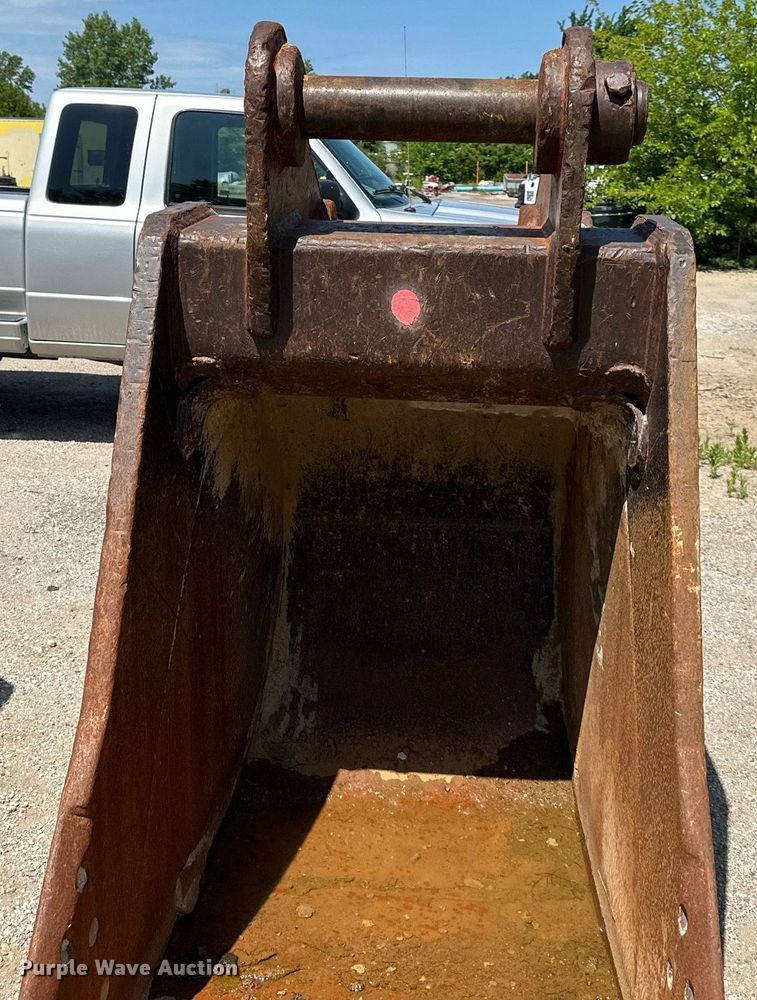 image for item DO5044 Esco XDP  36"W excavator bucket