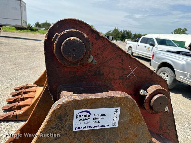 image for item DO5044 Esco XDP  36"W excavator bucket