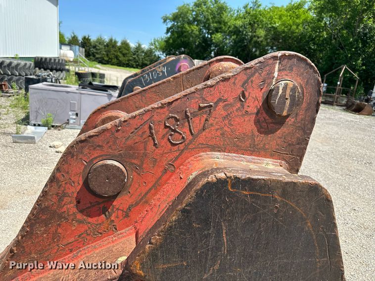 image for item DO5044 Esco XDP  36"W excavator bucket