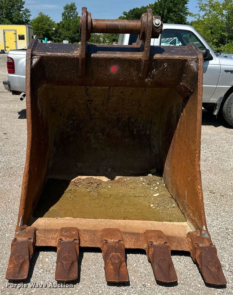 image for item DO5045 Esco  excavator bucket